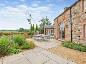 5 Bed in Eden Valley SZ111